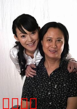 麻辣母女：笑泪交织的亲情