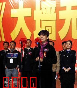 大墙无言：囚笼中的救赎